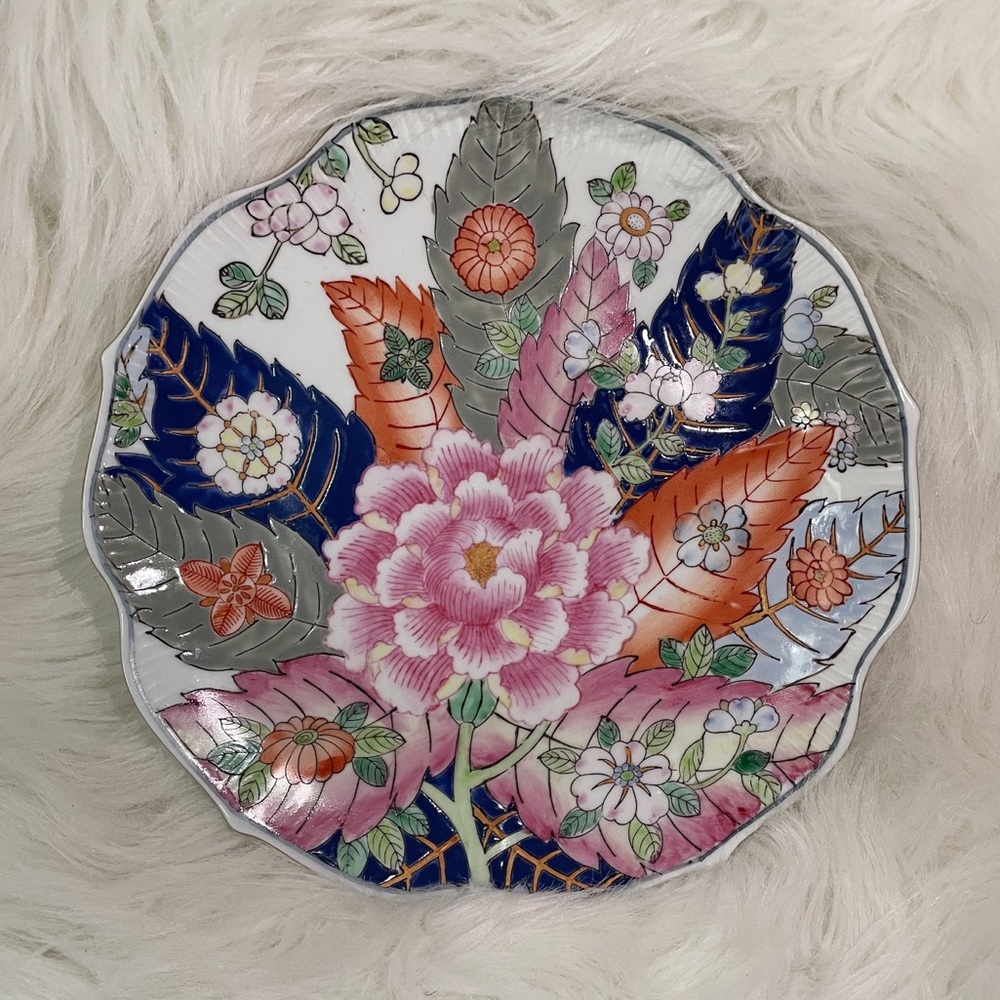 H.F.P. Macau Hand Painted Tobacco Leaf China